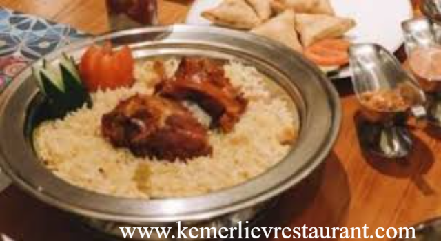 Gurihnya Kuliner Klasik: Menyantap Nasi Kebuli di Kebuliku Betawi